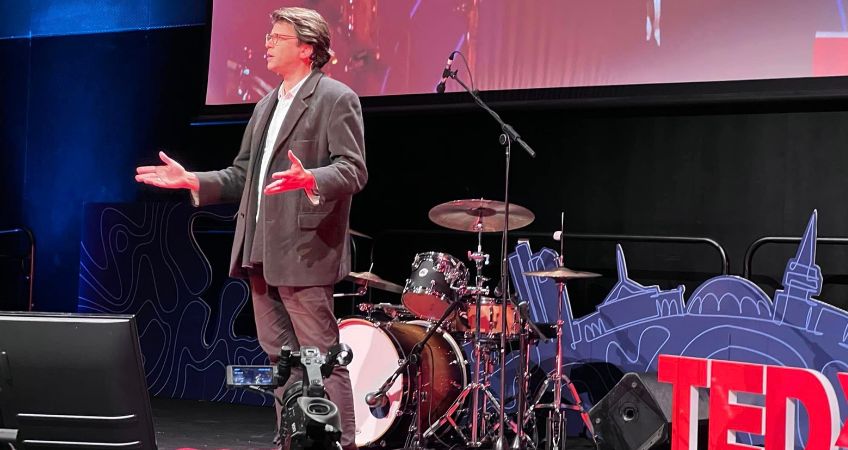Tim Hollo - Tedx Talk - Panarchy